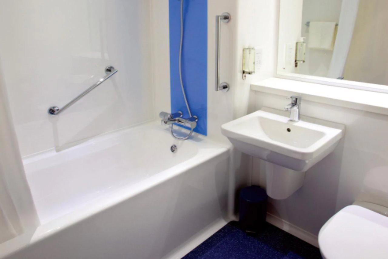 Travelodge Rugeley Kültér fotó